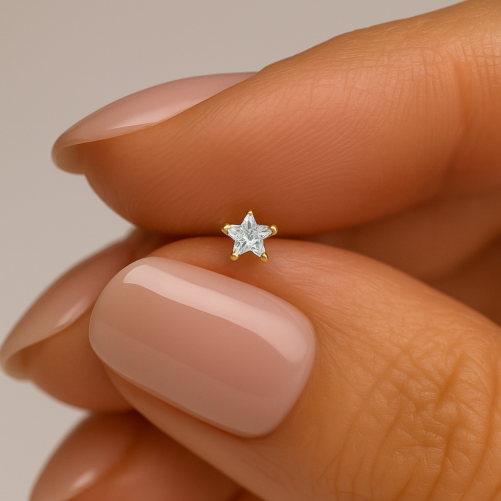9K Gold L-Shaped Star CZ Nose Stud - Monster Piercing