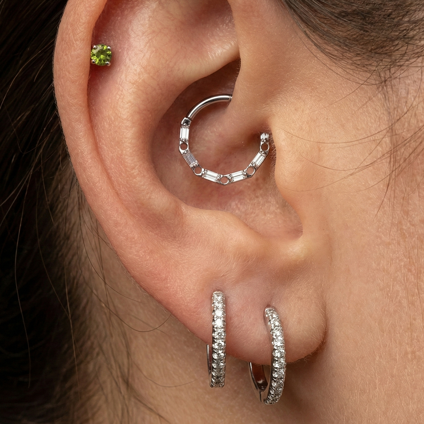 G23 Titanium Cubic Zirconia Baguette Linked Hinged Segment Clicker Ring