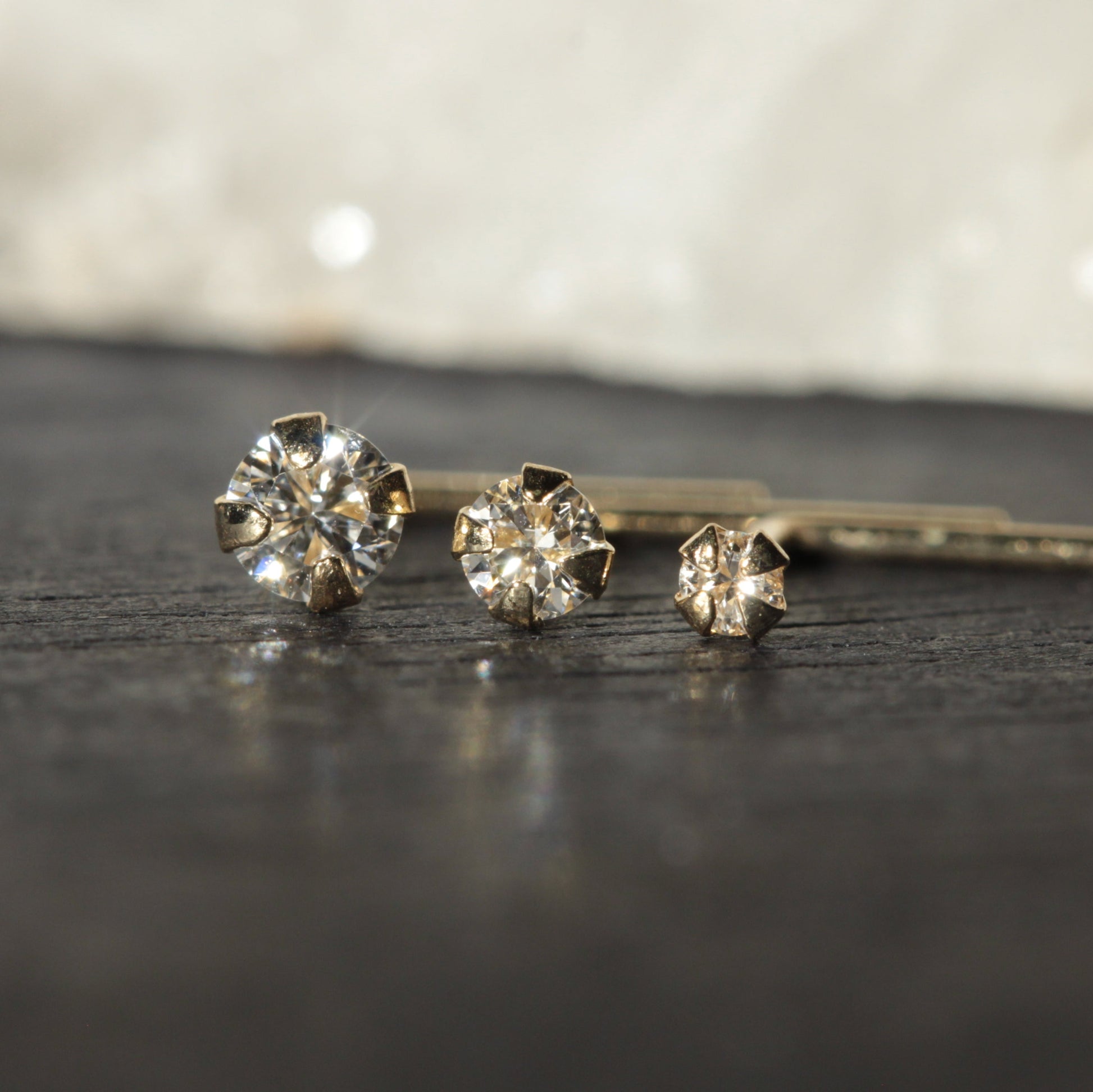 9K Gold Claw Set Round Lab Grown Diamond L-Bend Nose Stud - Monster Piercing