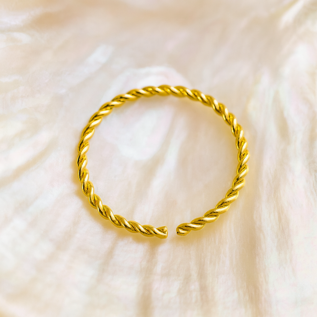 14K Gold Seamless Continuous Twister Nose Hoop Ring